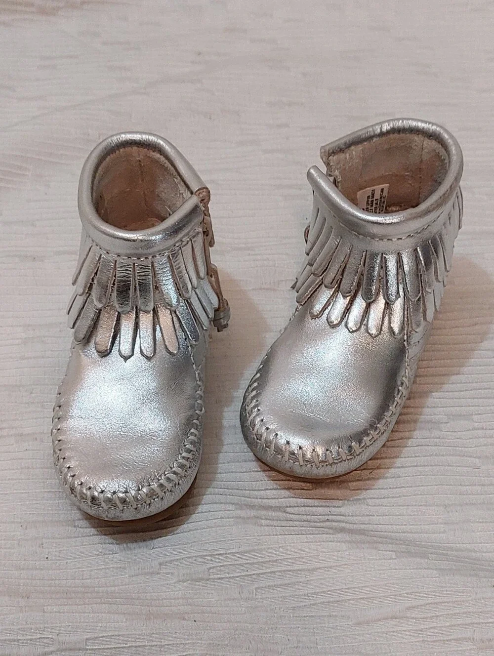 Minnetonka Leather Silver Fringe Moccasin Boots for Kids Size 5